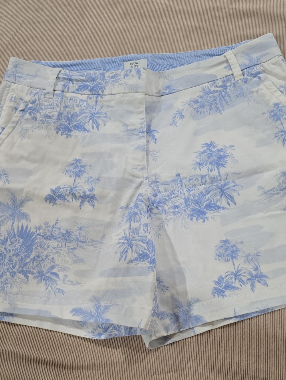 EUC- Crown & ivy White Shorts with Light Blue Tropical Print